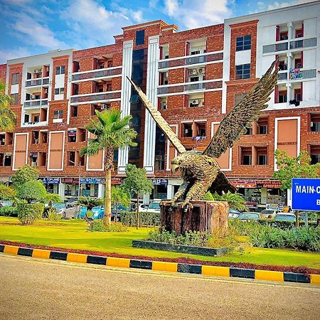 Royal Galaxy Hotel & Residence - Near Islamabad International Airport & Motorway Экстерьер фото