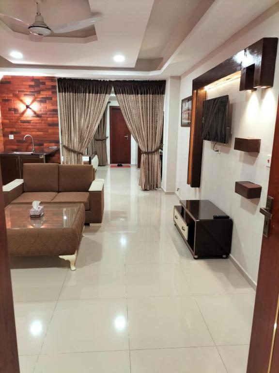 Royal Galaxy Hotel & Residence - Near Islamabad International Airport & Motorway Экстерьер фото