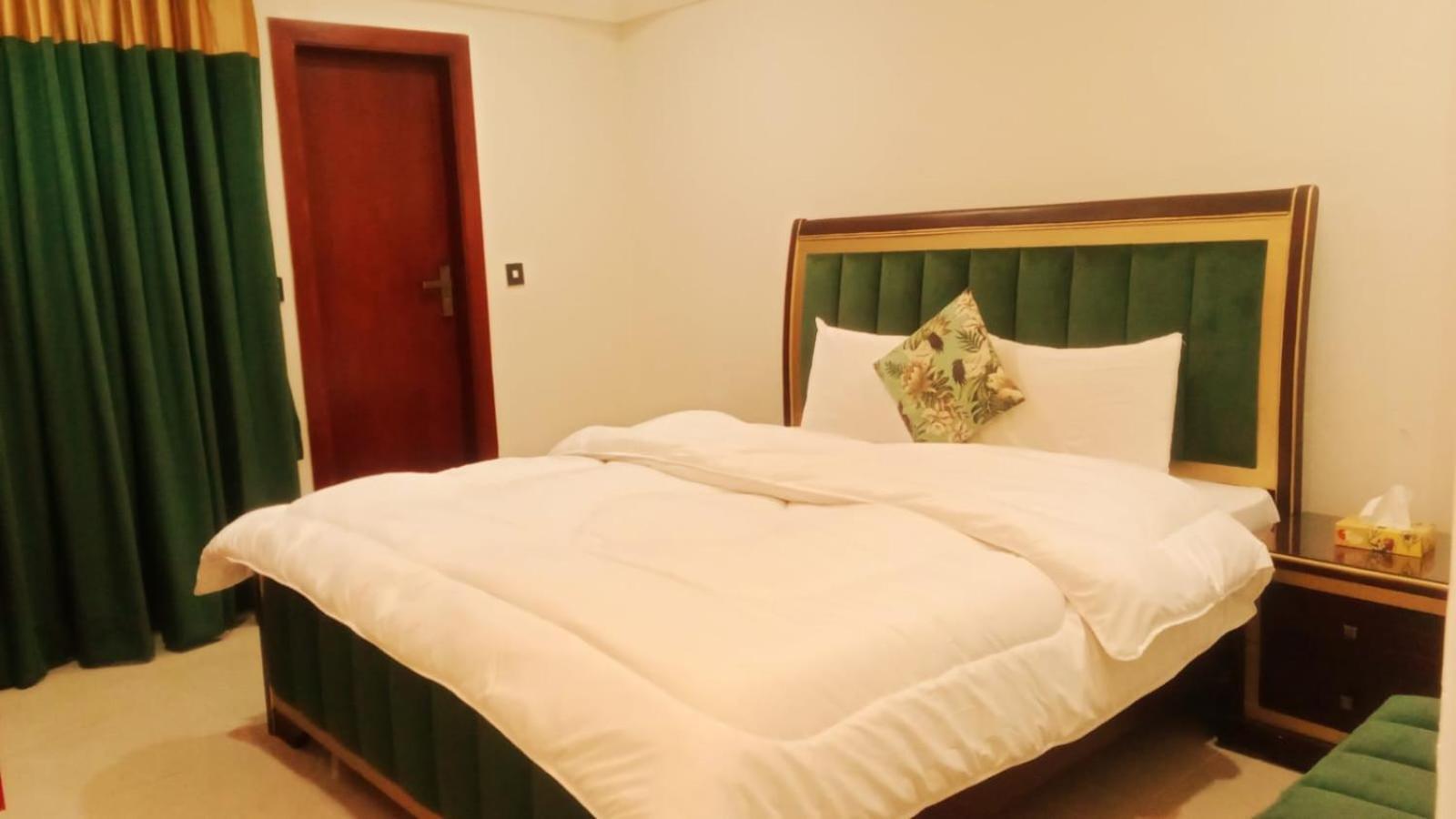 Royal Galaxy Hotel & Residence - Near Islamabad International Airport & Motorway Экстерьер фото