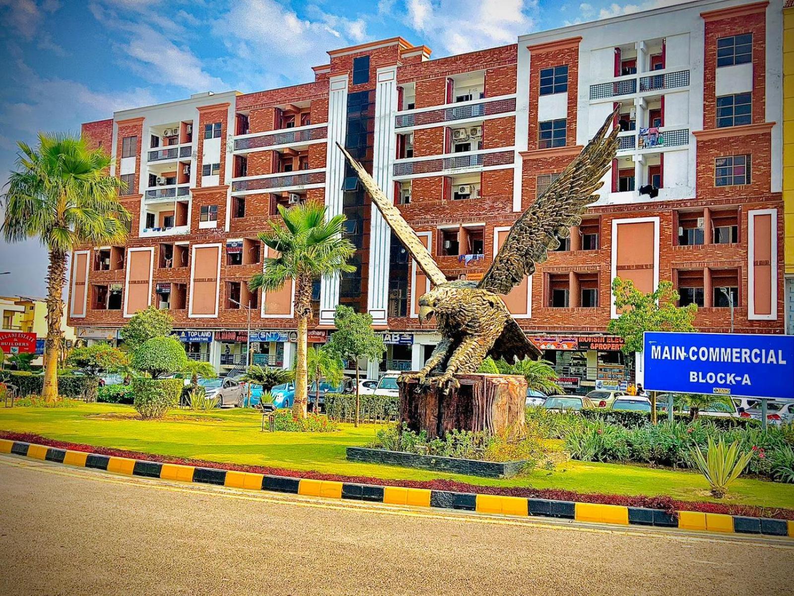 Royal Galaxy Hotel & Residence - Near Islamabad International Airport & Motorway Экстерьер фото