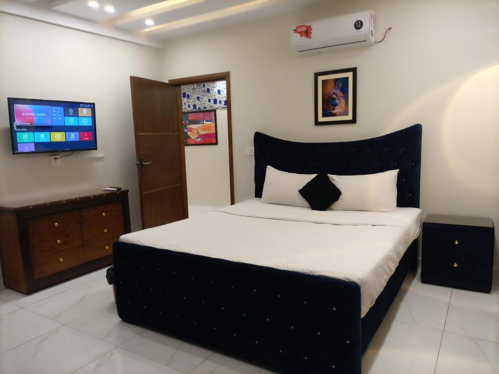 Royal Galaxy Hotel & Residence - Near Islamabad International Airport & Motorway Экстерьер фото