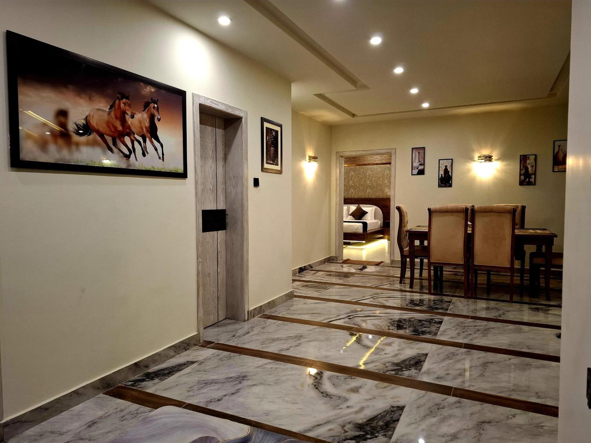 Royal Galaxy Hotel & Residence - Near Islamabad International Airport & Motorway Экстерьер фото