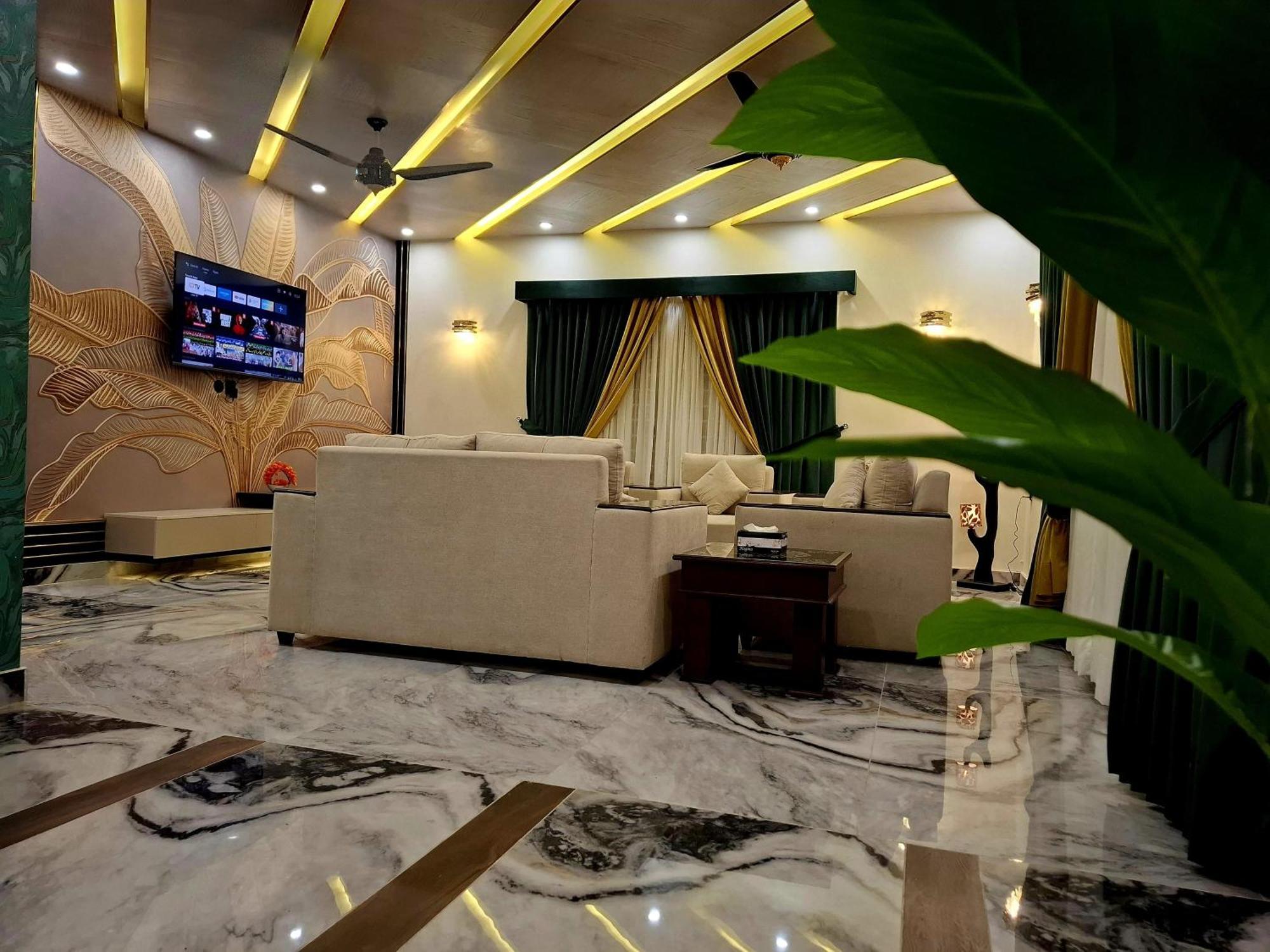 Royal Galaxy Hotel & Residence - Near Islamabad International Airport & Motorway Экстерьер фото
