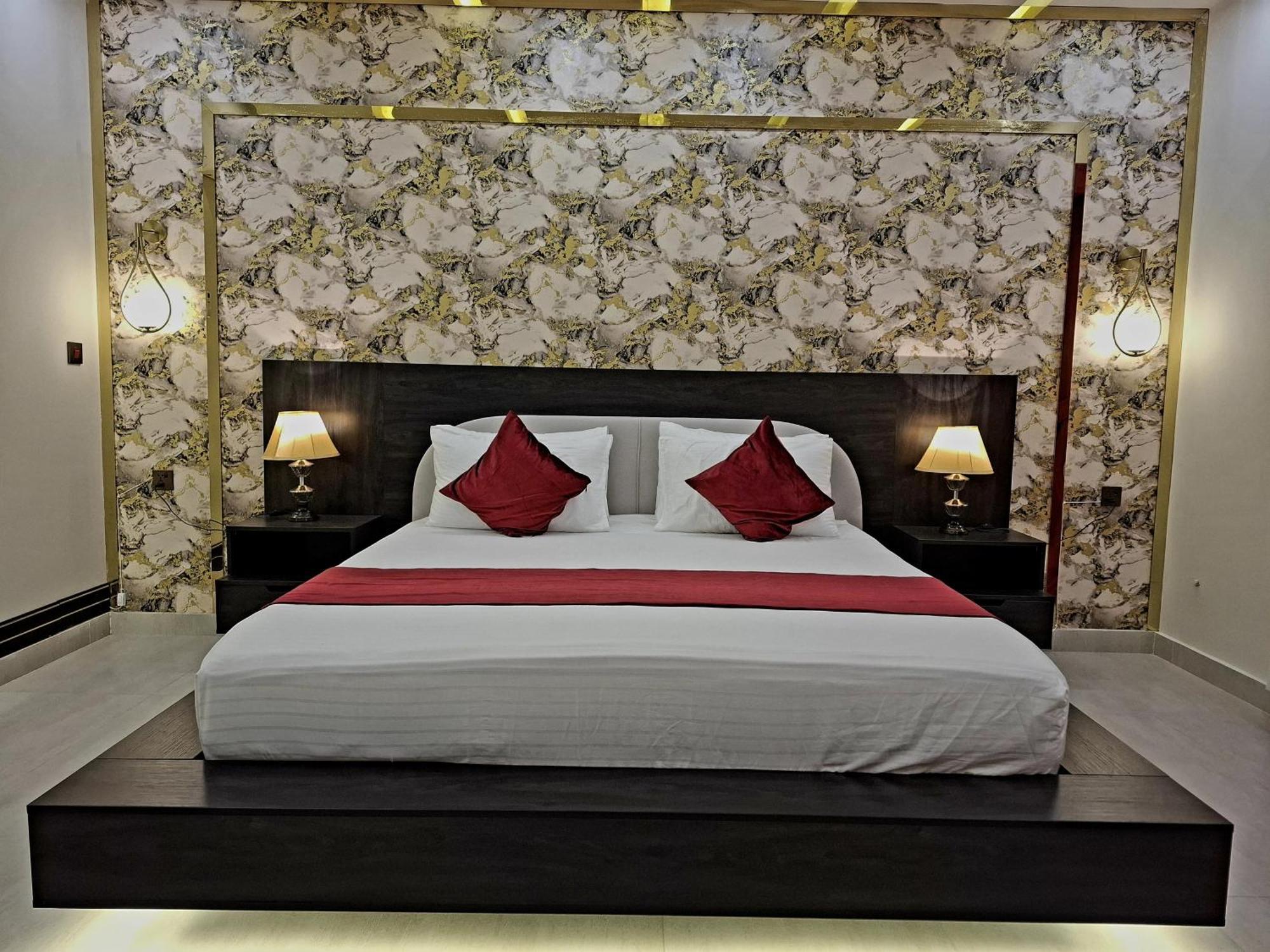 Royal Galaxy Hotel & Residence - Near Islamabad International Airport & Motorway Экстерьер фото