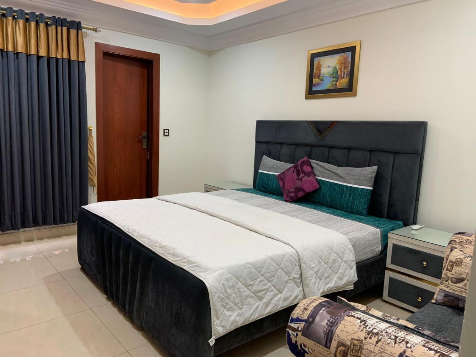 Royal Galaxy Hotel & Residence - Near Islamabad International Airport & Motorway Экстерьер фото