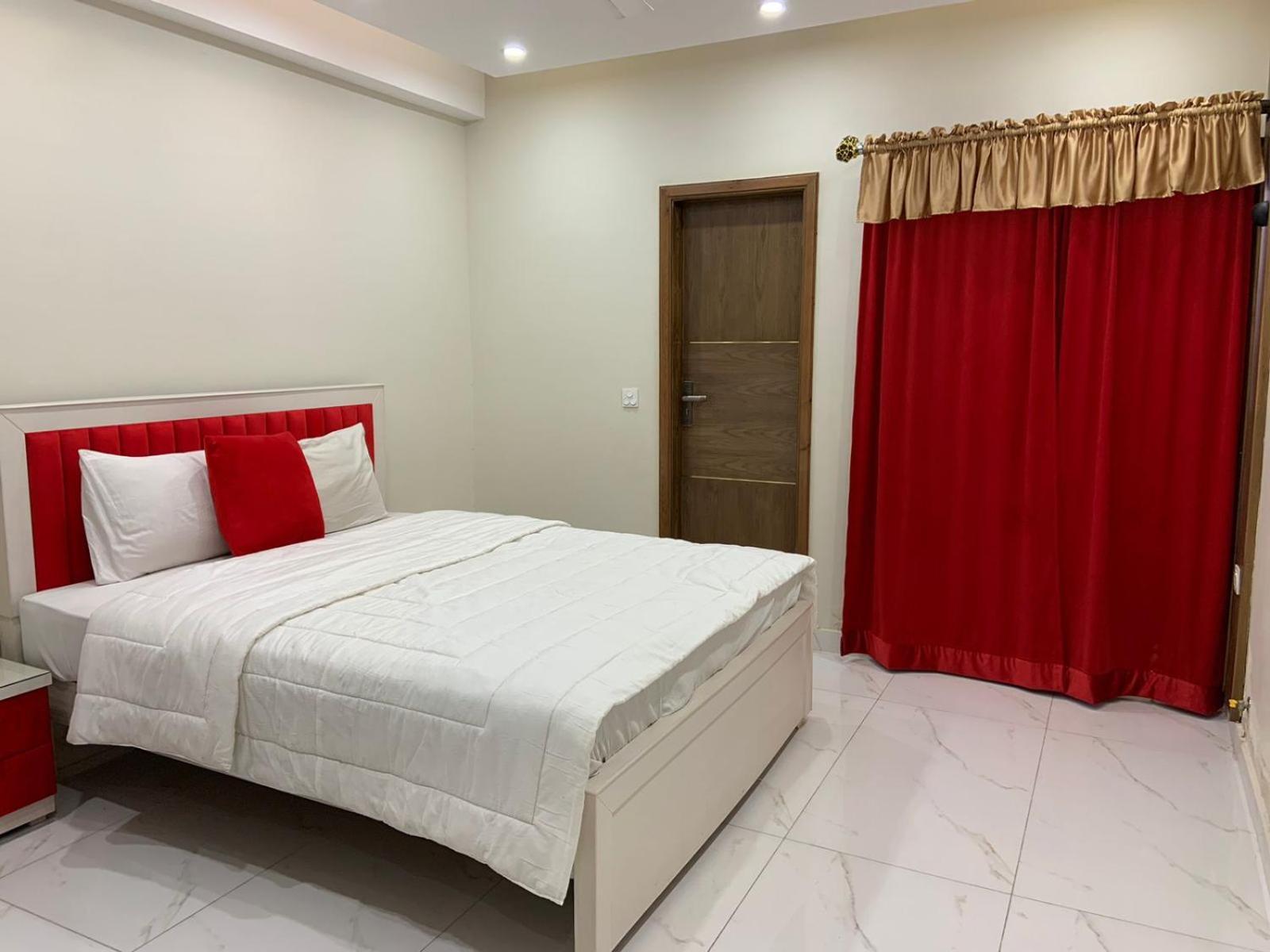Royal Galaxy Hotel & Residence - Near Islamabad International Airport & Motorway Экстерьер фото